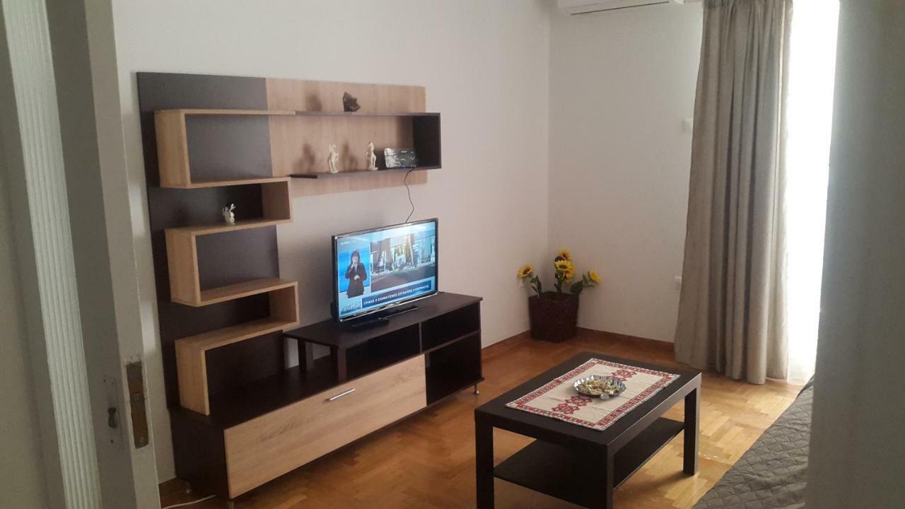 26 Prousis Apartment Athena Bagian luar foto